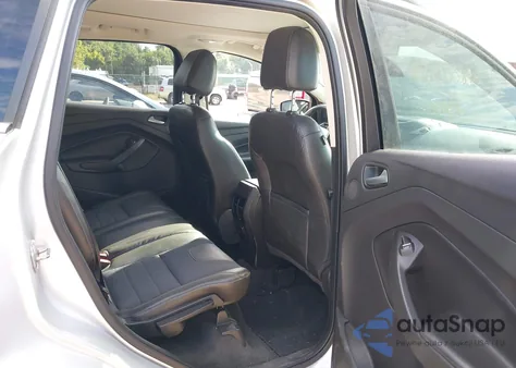 2013 Ford Escape Titanium z USA, uszkodzony, nr VIN 1FMCU9J97DUC42250